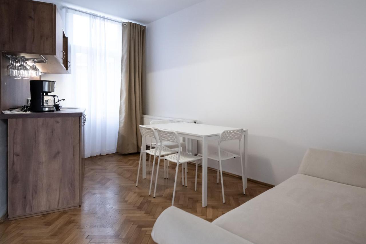 Casa Basarab Brasov Hotel Buitenkant foto