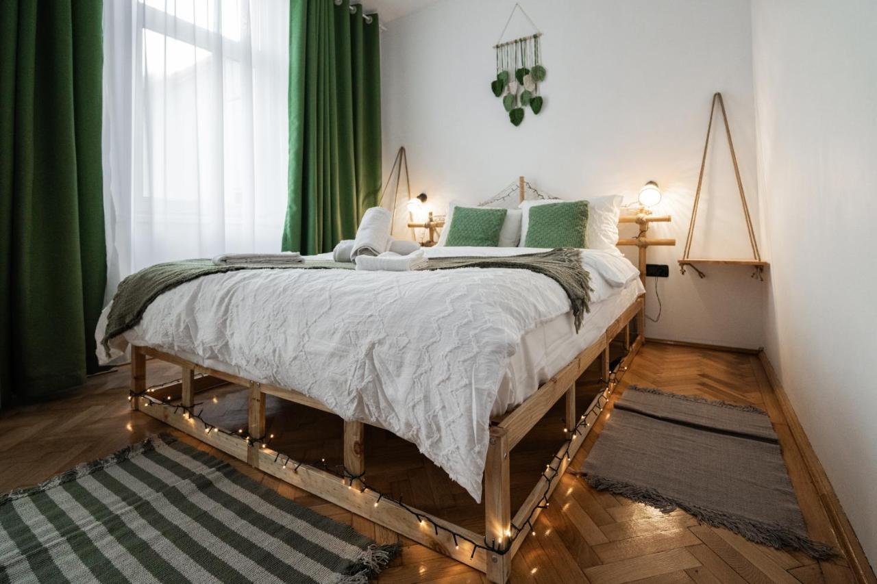 Casa Basarab Brasov Hotel Buitenkant foto